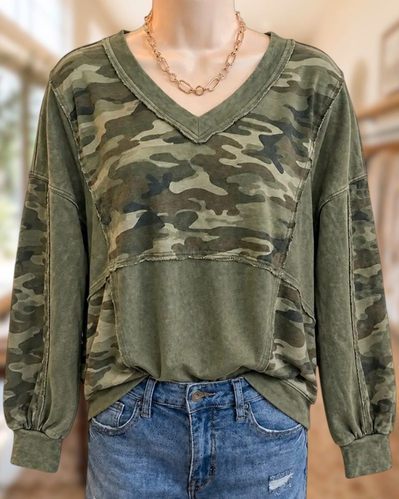 V Neck Camo Print Exposed Seam Comfortable Sweatshirt