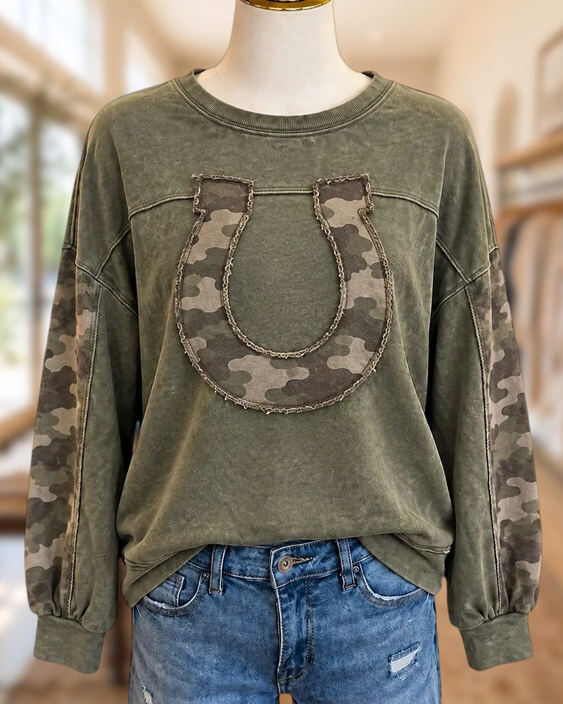 Horseshoe Applique Camo Patchwork Long Sleeve Rugged Chic Sweatshirt