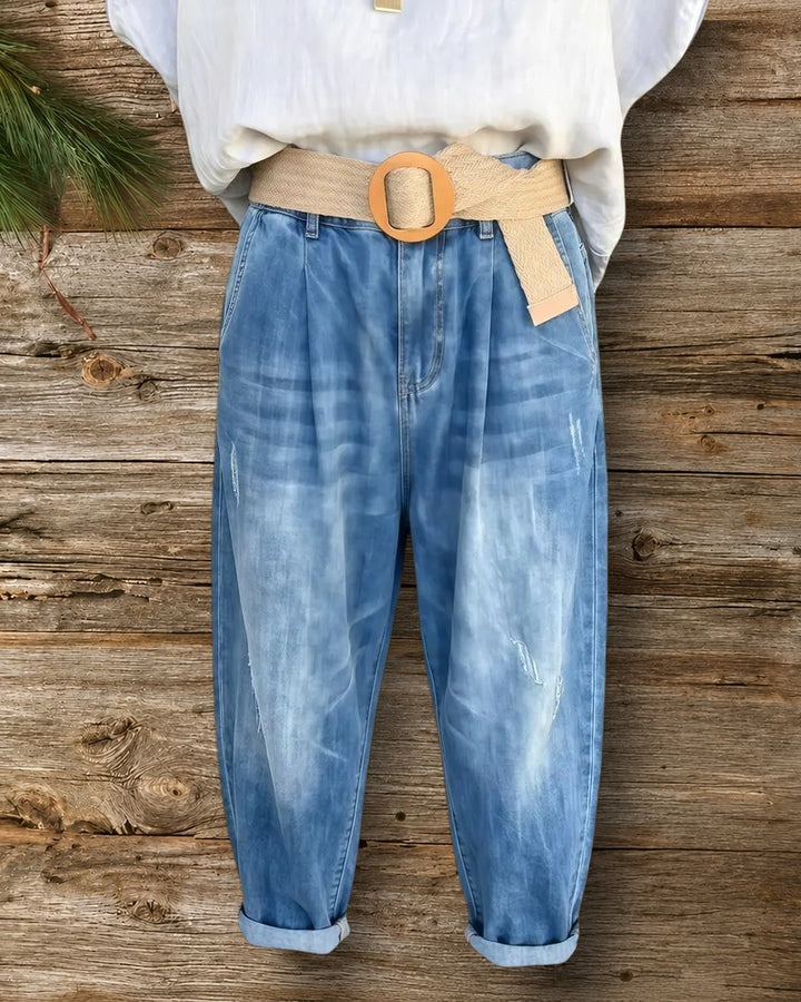 Distressed Gradient Feminine Jeans