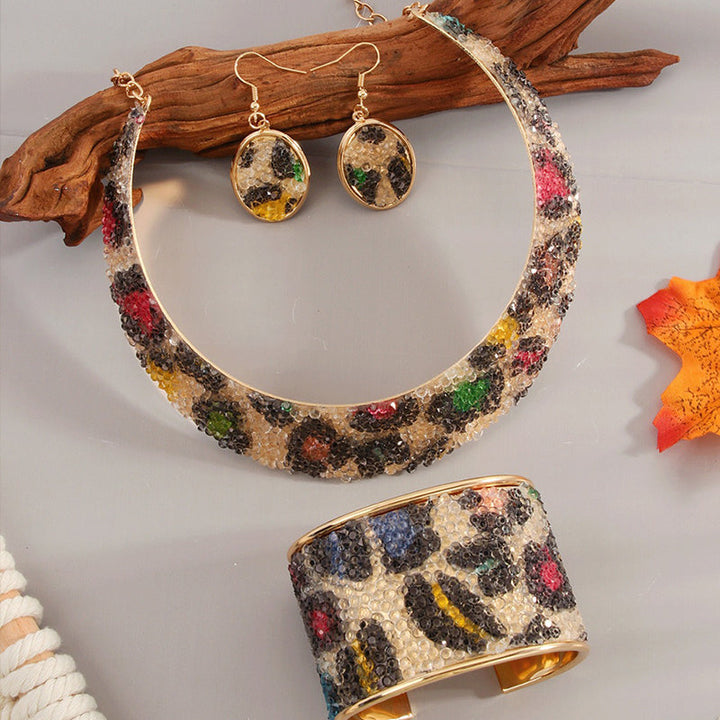 Fashionable Rhinestone Leopard Color Strip Necklace Set