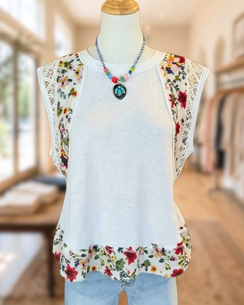 Crew Neck Lace Trim Floral Patch Ruffle Hem Sleeveless Top