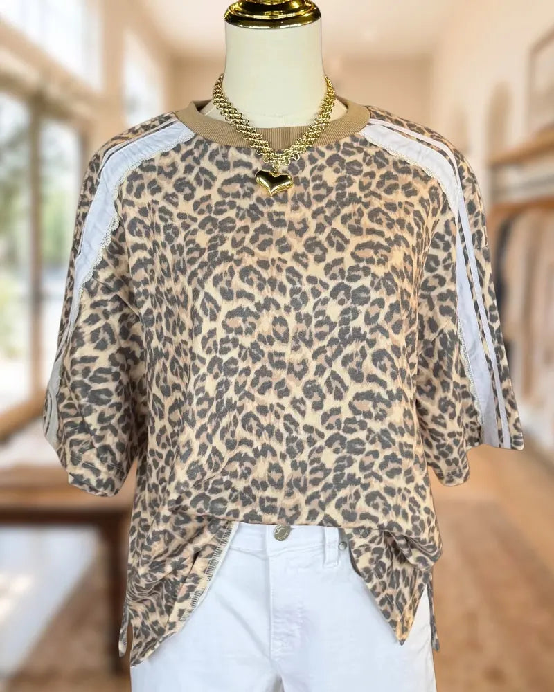 Leopard Print Contrast Stripe Lace Trim Side Slit T-Shirt