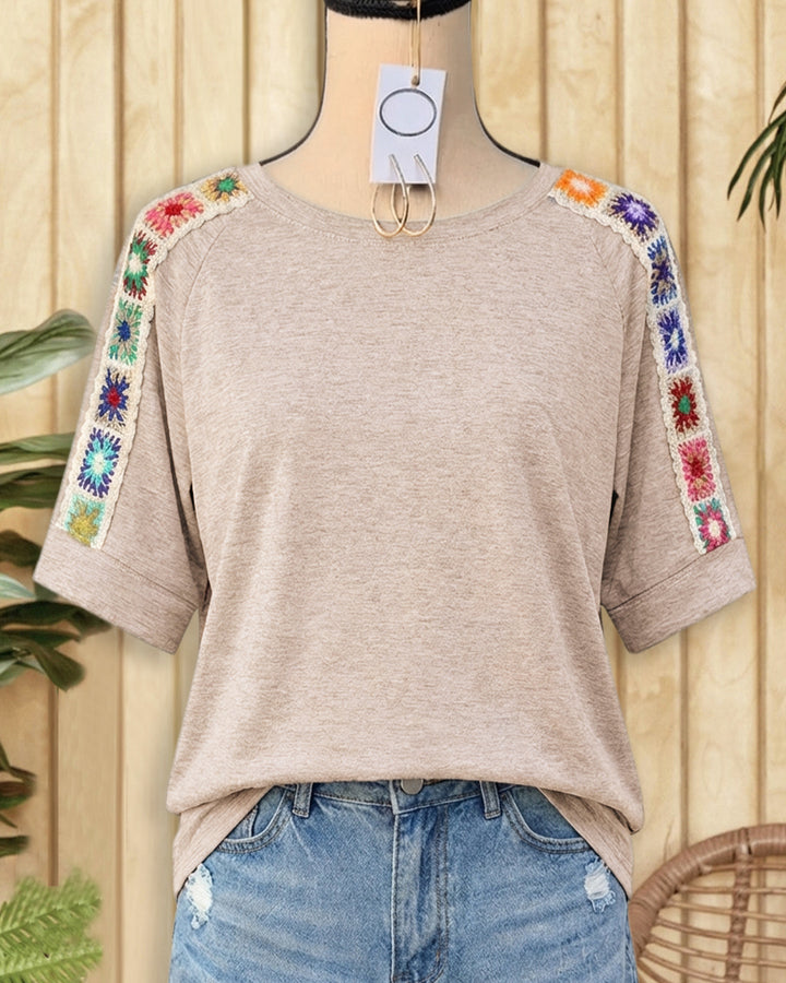 Crochet Design Retro Round Neck T-Shirt